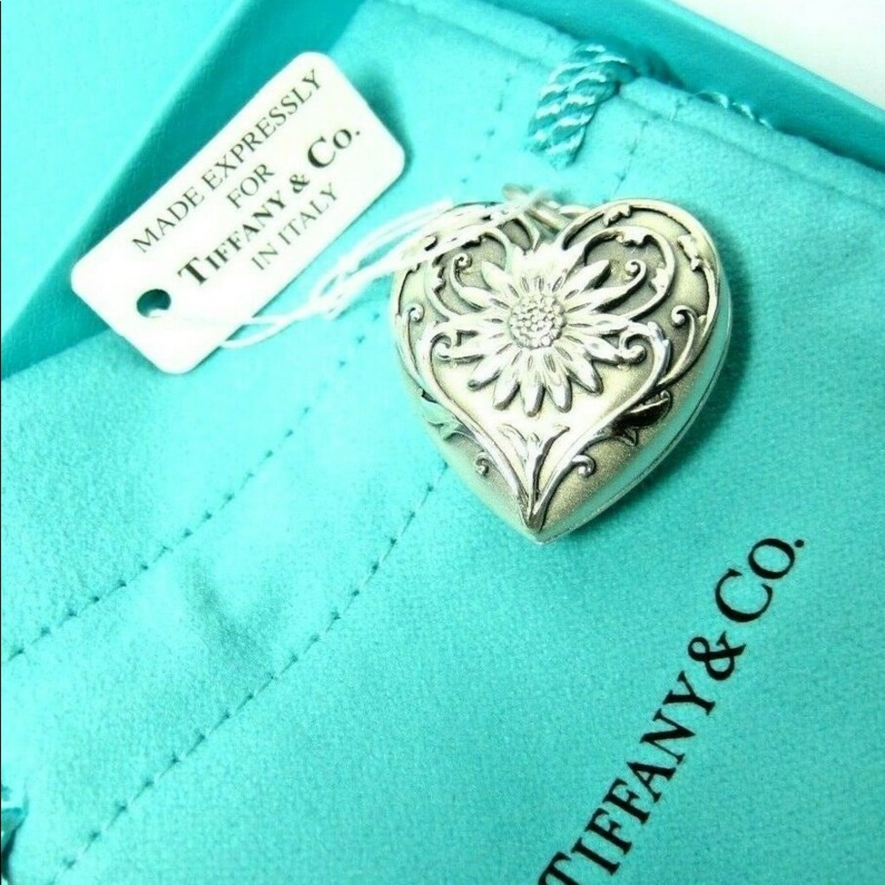 Original Tiffany and Co necklace